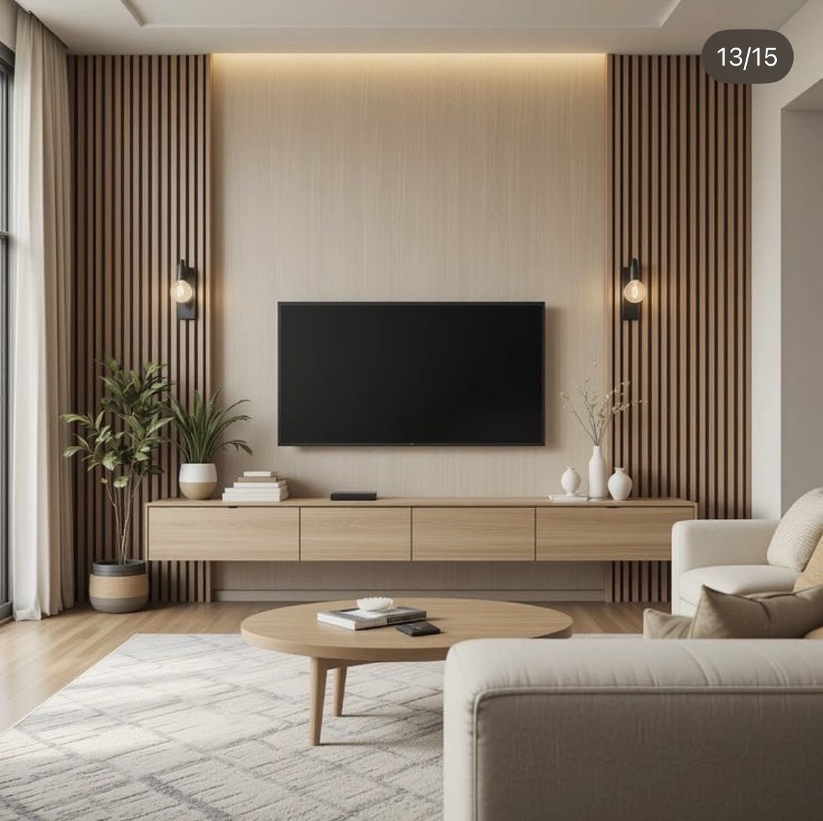 Living a medida en madera clara con panel central